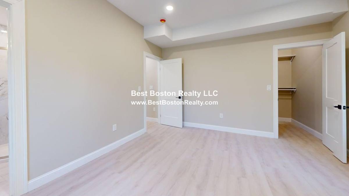 Apartment for rent at 231 Highlandave #3, Somerville, MA 02143