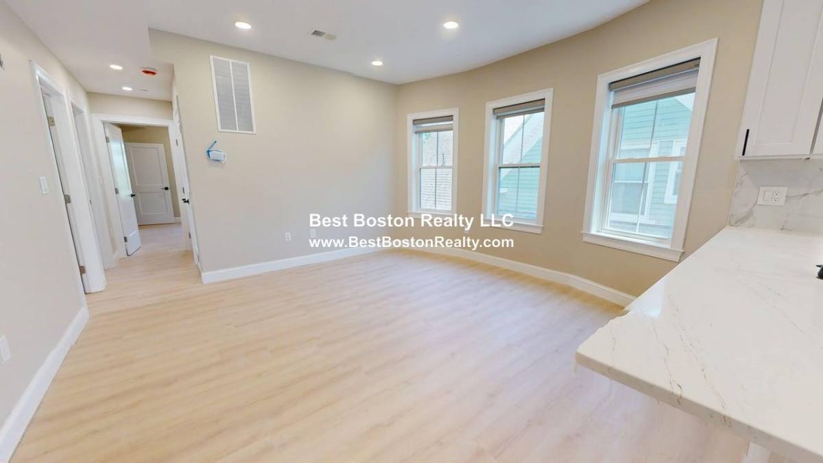 Apartment for rent at 231 Highlandave #3, Somerville, MA 02143