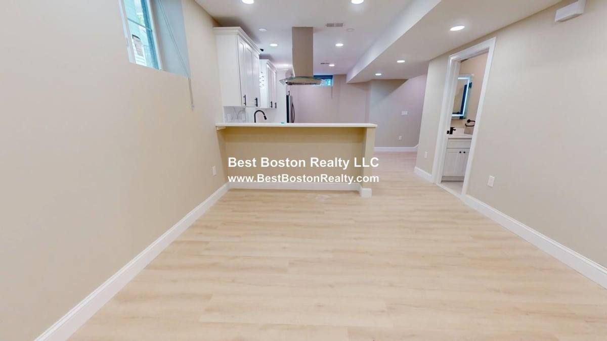 Apartment for rent at 231 Highland Ave #1, Somerville, MA 02143