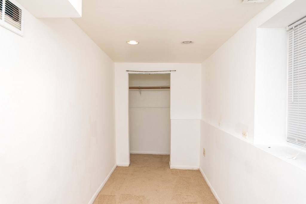 Apartment for rent at 1043 W Grace St #CH, Chicago, IL 60613