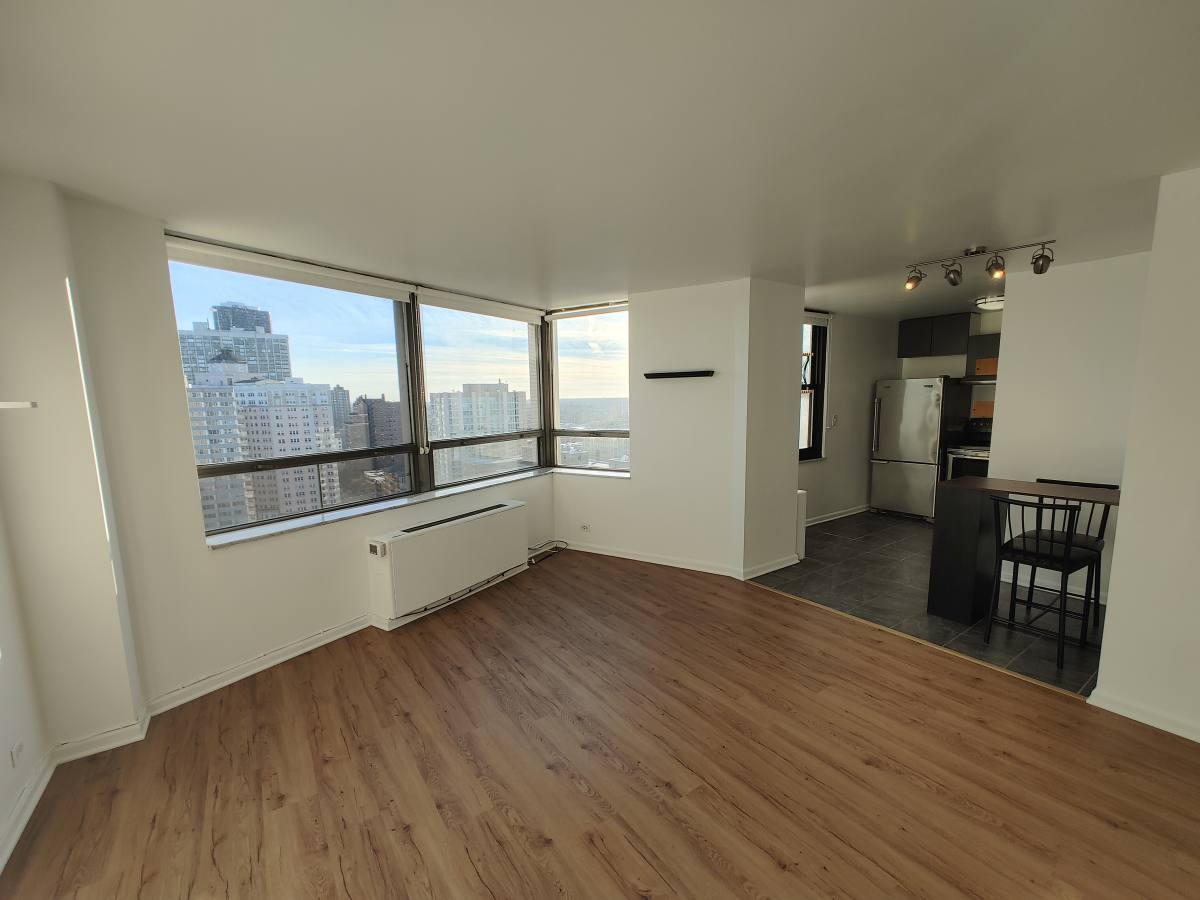 Apartment for rent at 5701 N Sheridan Rd #22O, Chicago, IL 60660