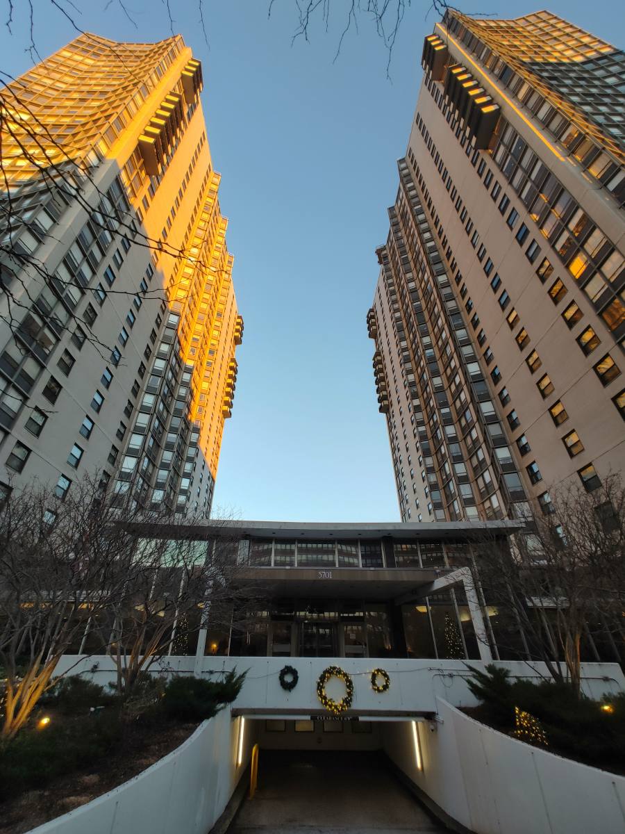 Apartment for rent at 5701 N Sheridan Rd #22O, Chicago, IL 60660