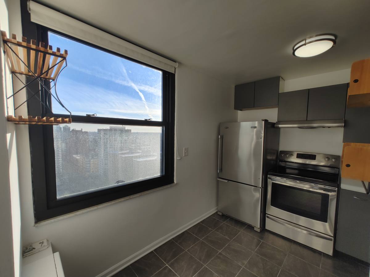 Apartment for rent at 5701 N Sheridan Rd #22O, Chicago, IL 60660