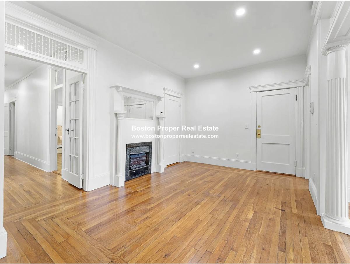 Apartment for rent at 134 Pleasant St #3, Brookline, MA 02446