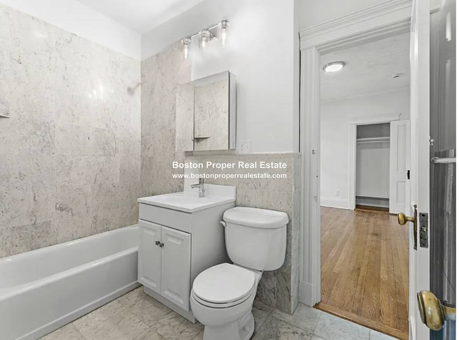 Apartment for rent at 134 Pleasant St #3, Brookline, MA 02446