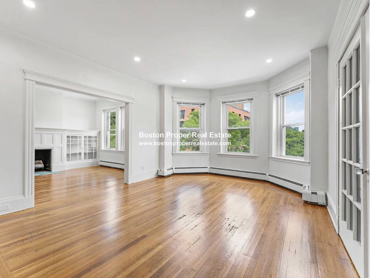 Apartment for rent at 134 Pleasant St #3, Brookline, MA 02446