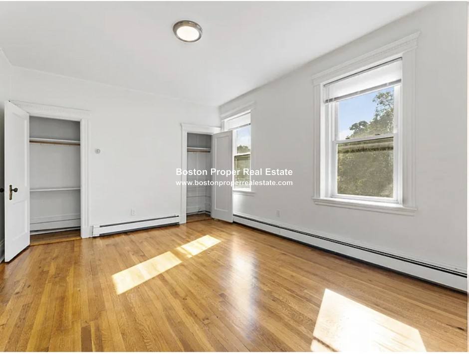 Apartment for rent at 134 Pleasant St #3, Brookline, MA 02446