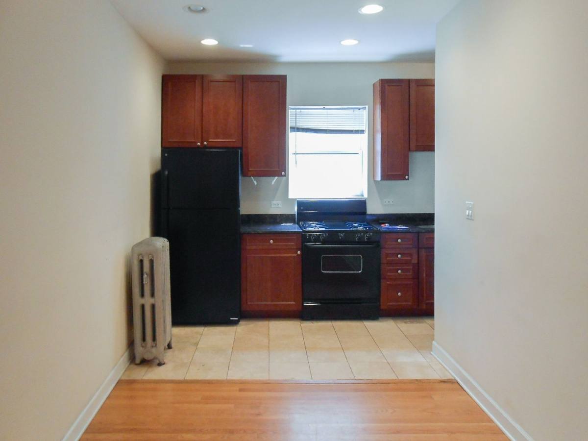 Apartment for rent at 3918 N Pine Grove #2, Chicago, IL 60657