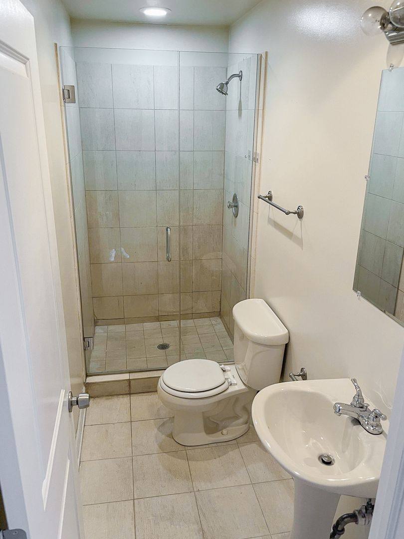Apartment for rent at 3918 N Pine Grove #2, Chicago, IL 60657