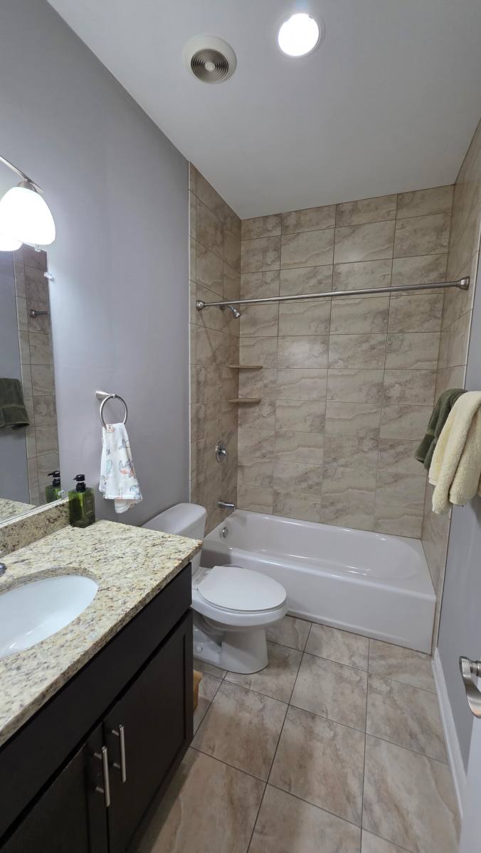 Apartment for rent at 2835 N Clark #2S, Chicago, IL 60657