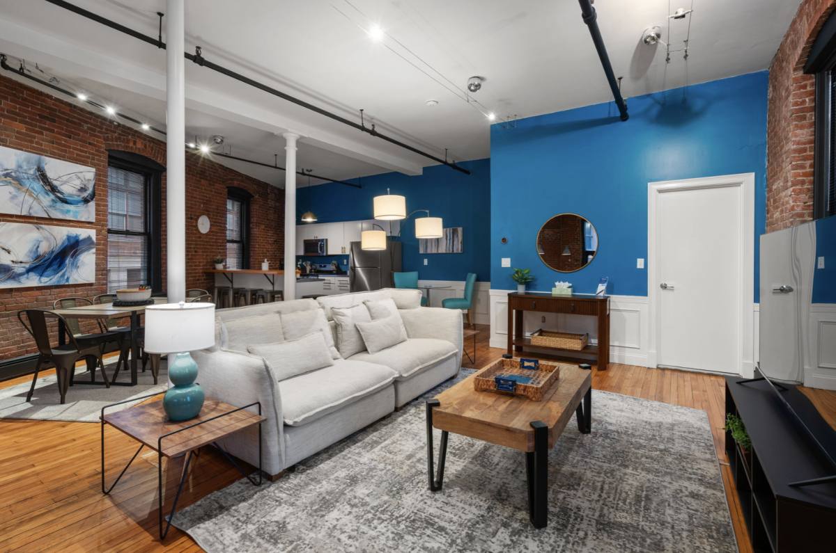 Apartment for rent at 19 Stanhope St #1A, Boston, MA 02116