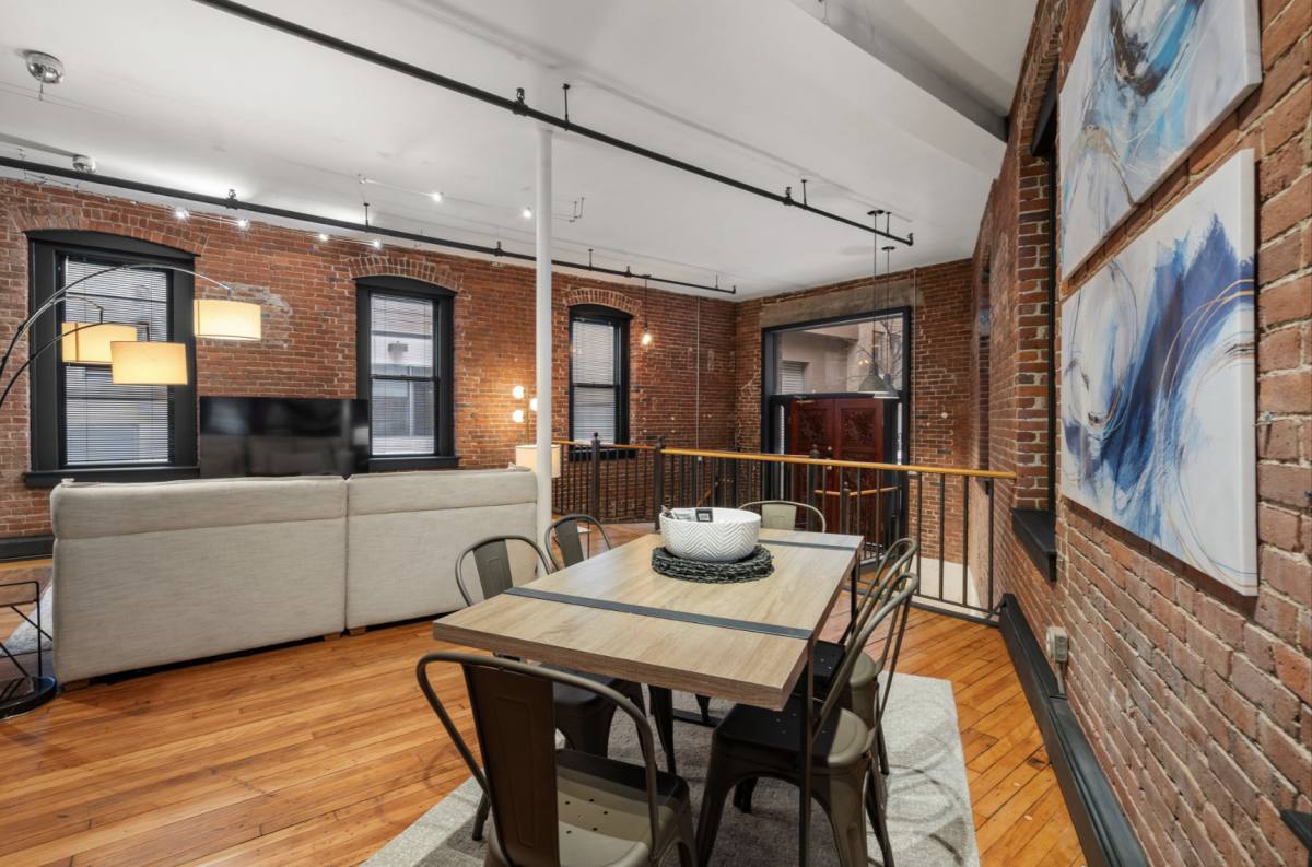 Apartment for rent at 19 Stanhope St #1A, Boston, MA 02116