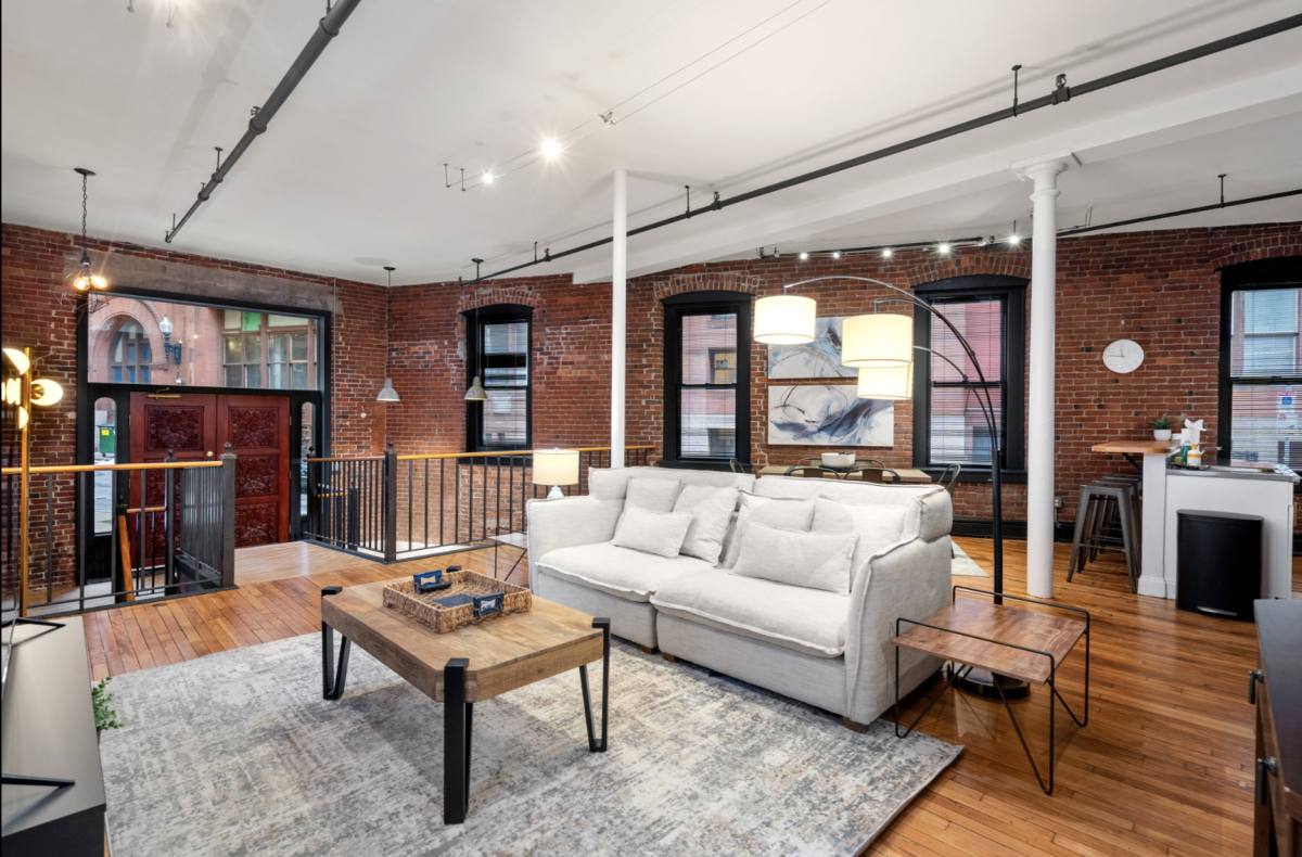 Apartment for rent at 19 Stanhope St #1A, Boston, MA 02116
