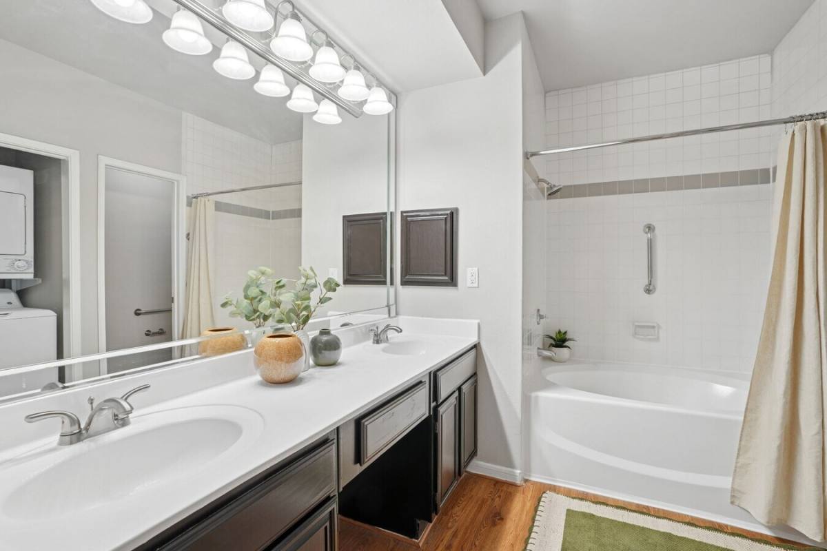 Apartment for rent at 3133 Buffalo Speedway #INV1, Houston, TX 77098