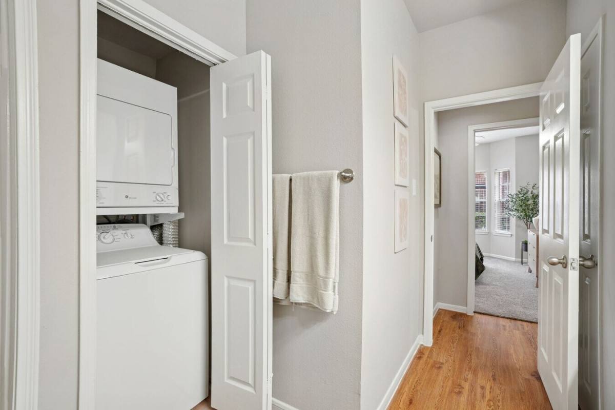 Apartment for rent at 3133 Buffalo Speedway #INV1, Houston, TX 77098
