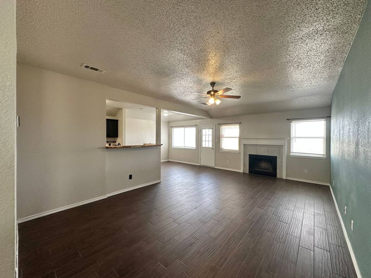 House for rent at 1910 Michele Dr, Killeen, TX 76542