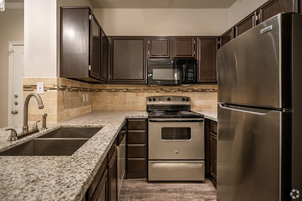 Apartment for rent at 3133 Buffalo Speedway #INV2, Houston, TX 77098