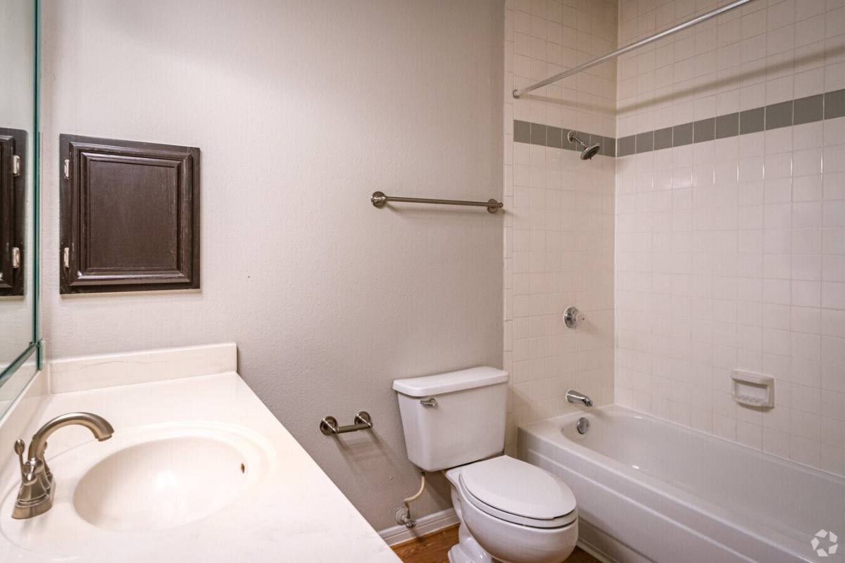 Apartment for rent at 3133 Buffalo Speedway #INV3, Houston, TX 77098