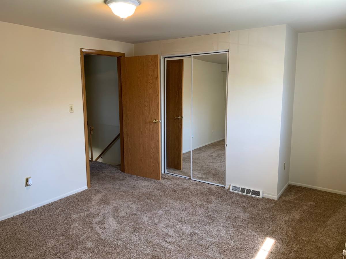 Townhouse for rent at 1832 First St, Massillon, OH 44646