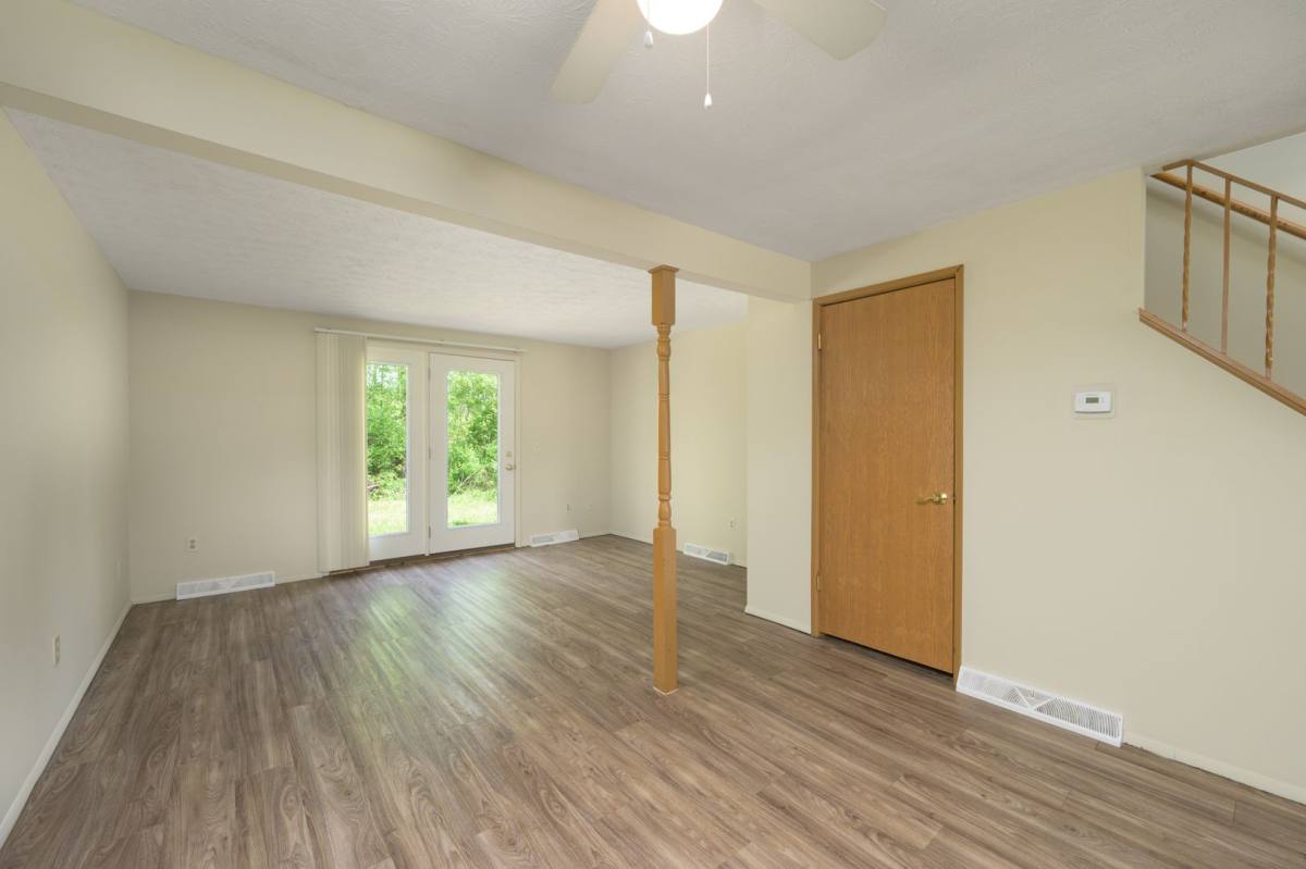 Townhouse for rent at 1832 First St, Massillon, OH 44646