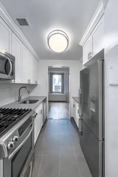 Apartment for rent at 1359 6th Ave #710, New York, NY 10019