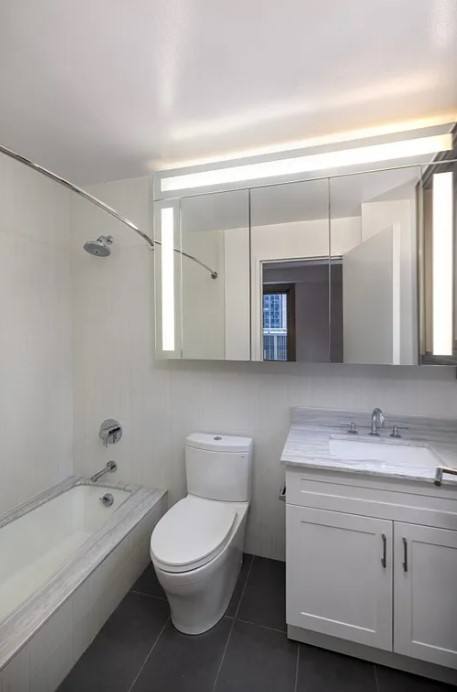 Apartment for rent at 1359 6th Ave #710, New York, NY 10019