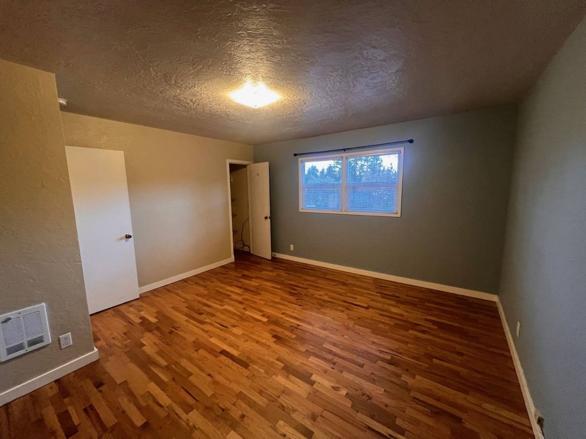 Townhouse for rent at 913 NE Franklin Ave, Bend, OR 97701