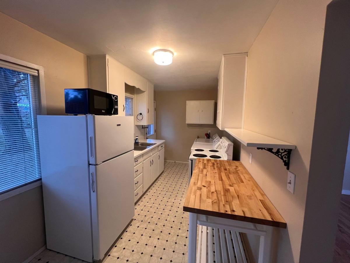 Townhouse for rent at 913 NE Franklin Ave, Bend, OR 97701