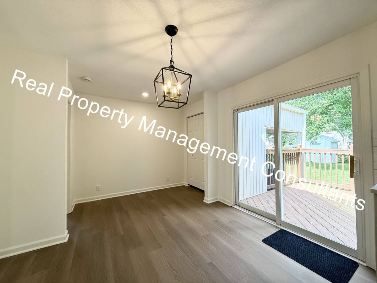 House for rent at 7335 Nall Ave, Prairie Village, KS 66208
