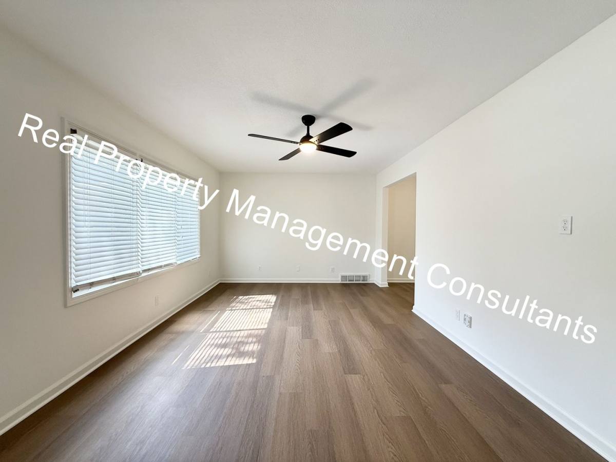House for rent at 7335 Nall Ave, Prairie Village, KS 66208