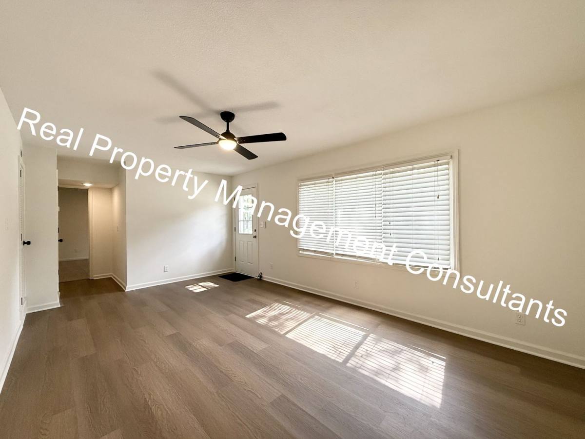 House for rent at 7335 Nall Ave, Prairie Village, KS 66208
