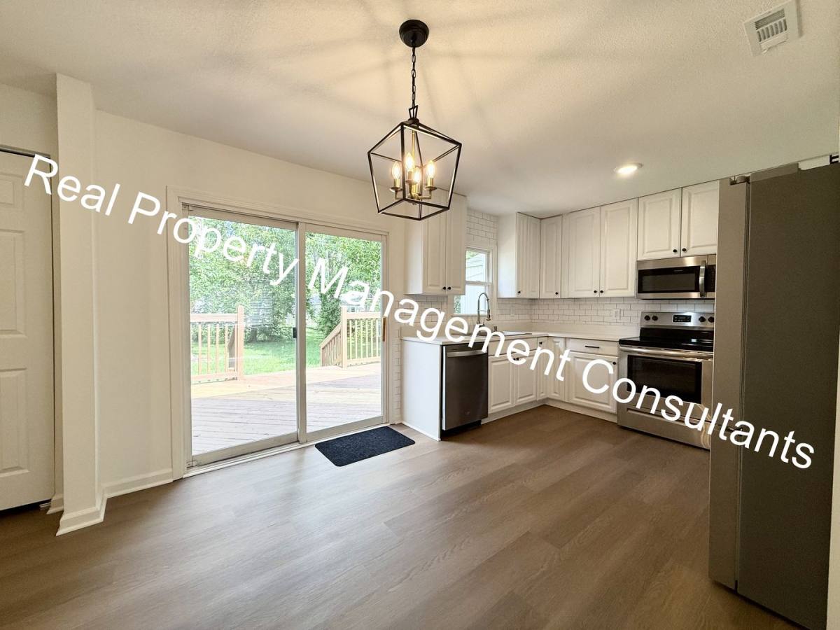 House for rent at 7335 Nall Ave, Prairie Village, KS 66208