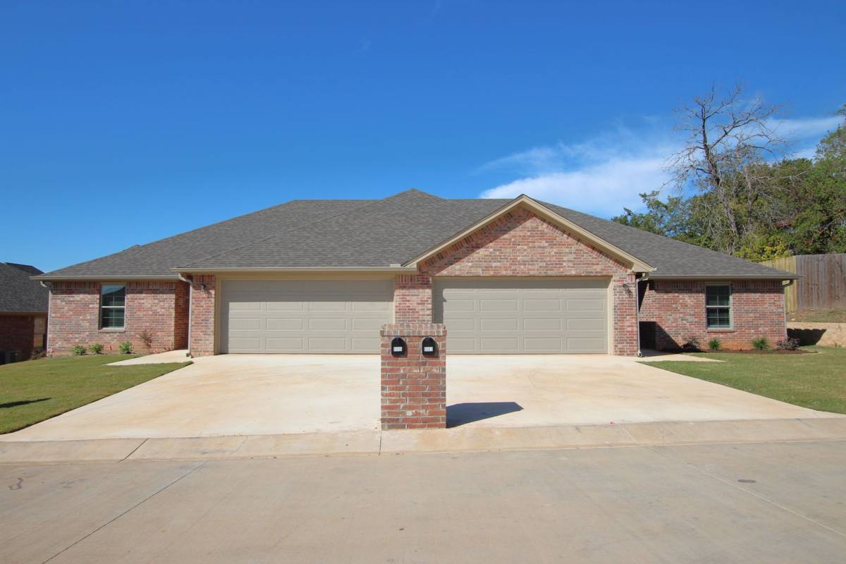 Townhouse for rent at 6005 Villa Rosa Way, Tyler, TX 75707