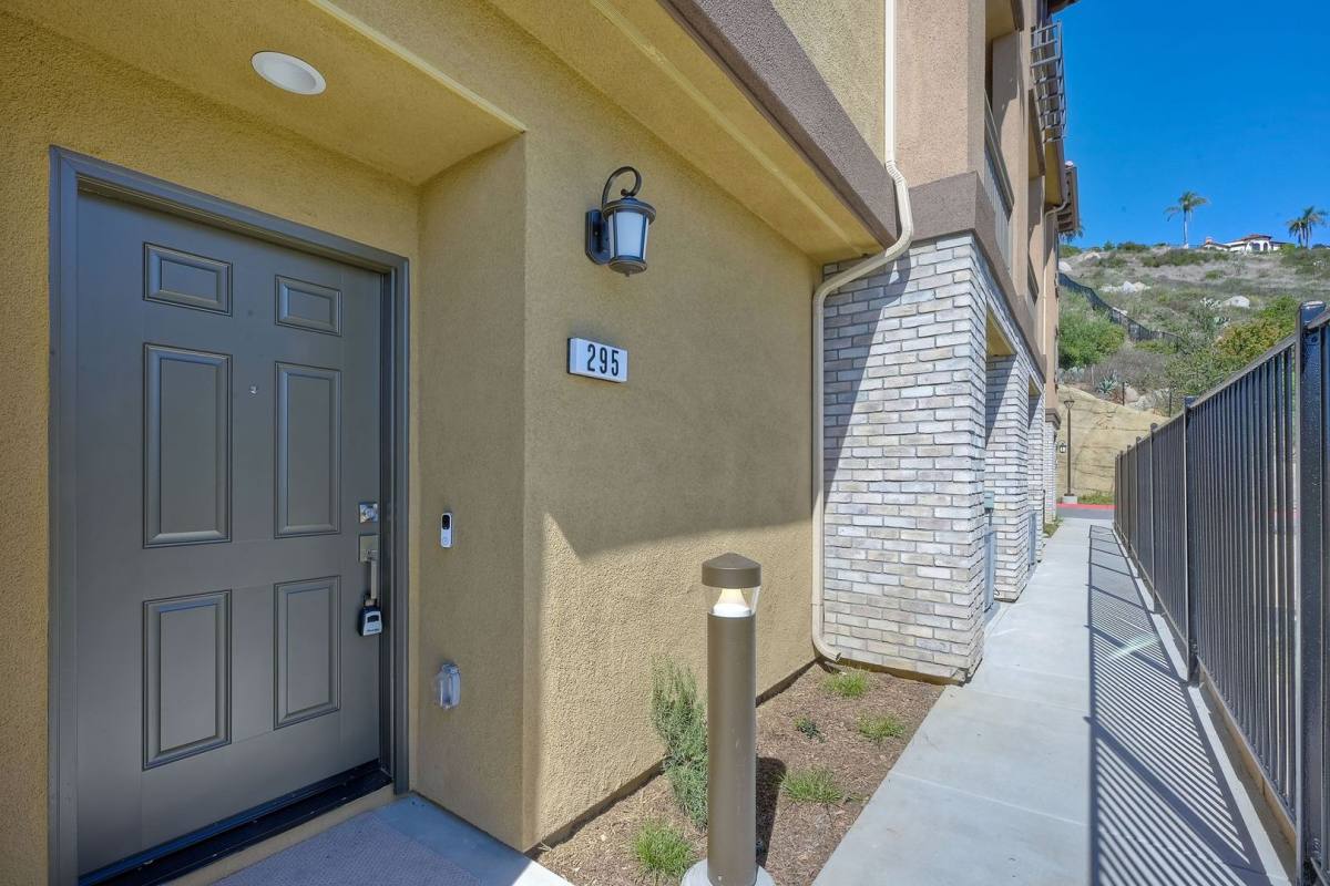 Townhouse for rent at 295 Mission Villas Rd, San Marcos, CA 92069