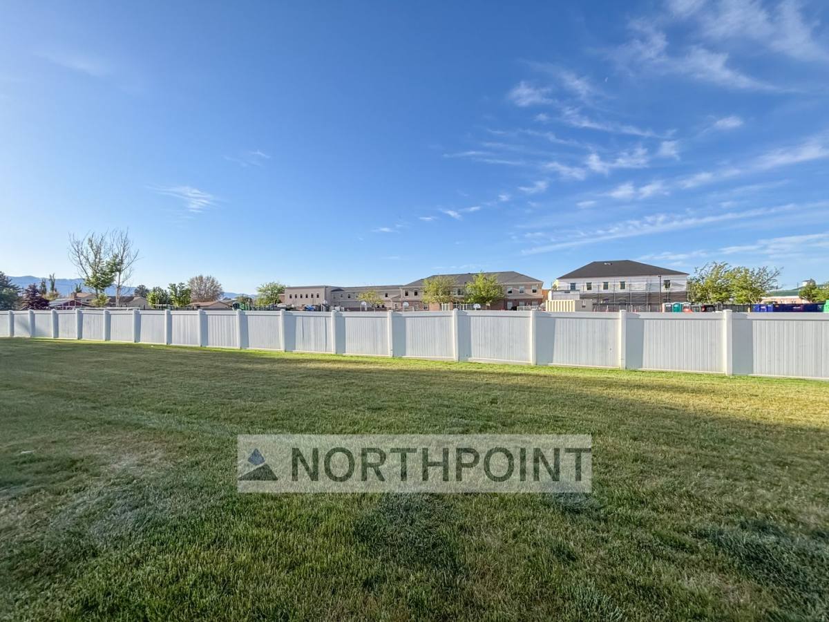 Townhouse for rent at 3117 W 450 N, Clearfield, UT 84015