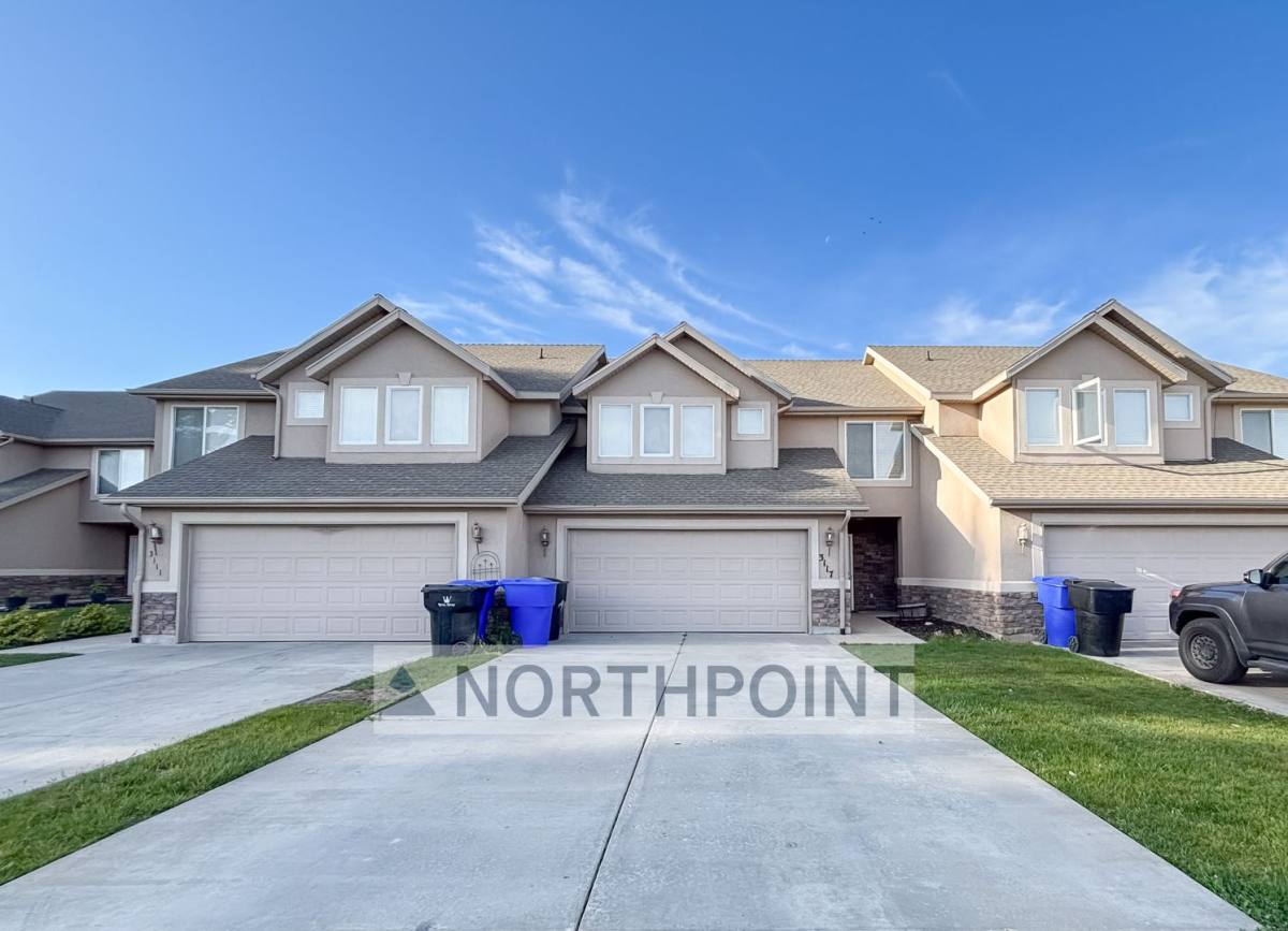 Townhouse for rent at 3117 W 450 N, Clearfield, UT 84015