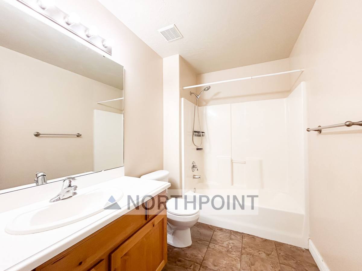 Townhouse for rent at 3117 W 450 N, Clearfield, UT 84015