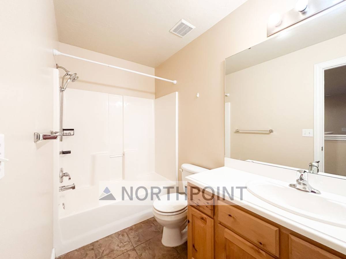 Townhouse for rent at 3117 W 450 N, Clearfield, UT 84015