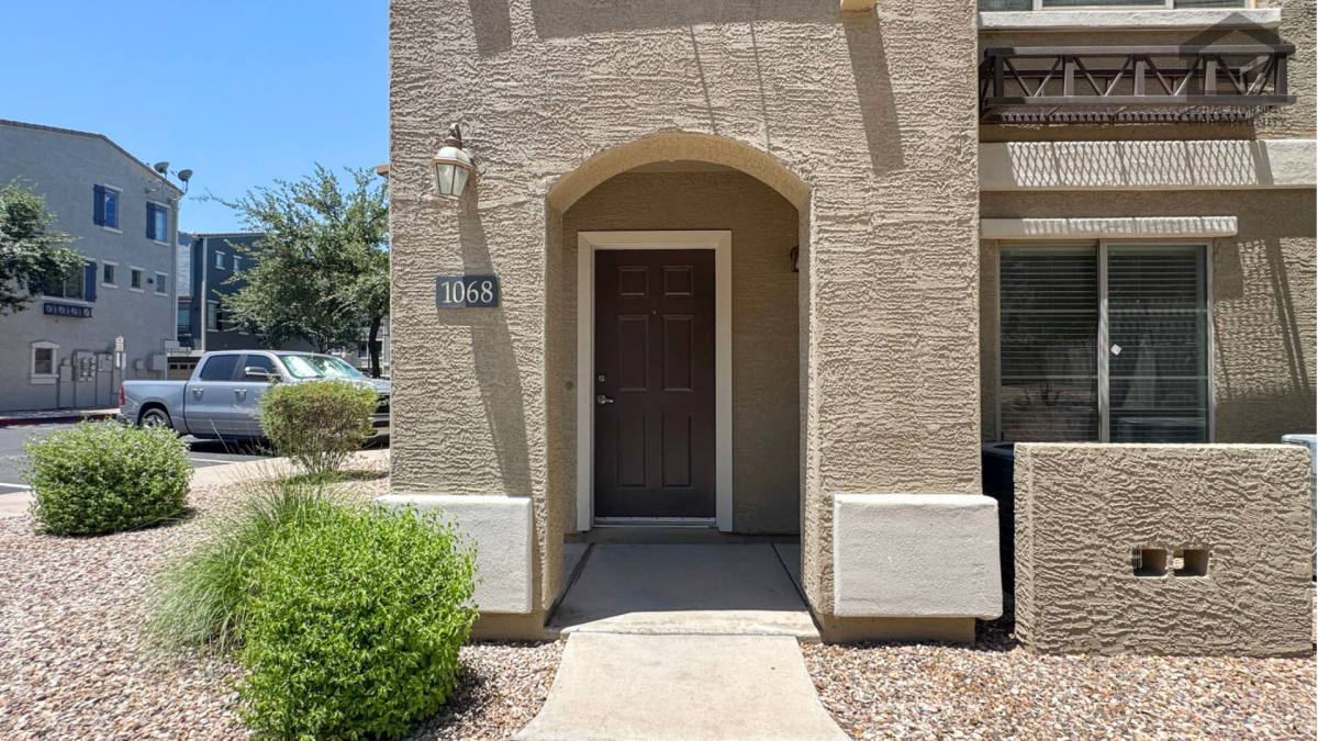 Townhouse for rent at 2401 E Rio Salado Parkway, Tempe, AZ 85288