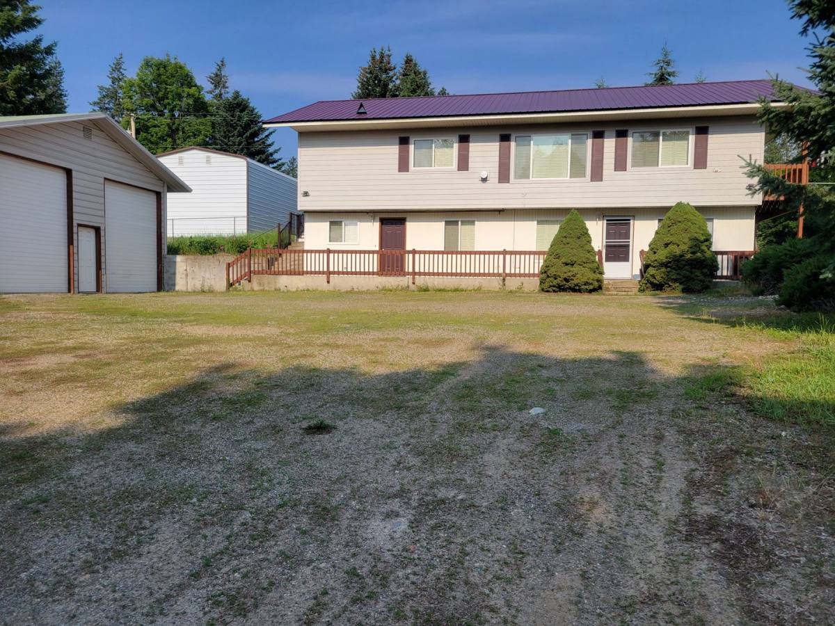 Townhouse for rent at 435 Spokane Ave, Newport, WA 99156