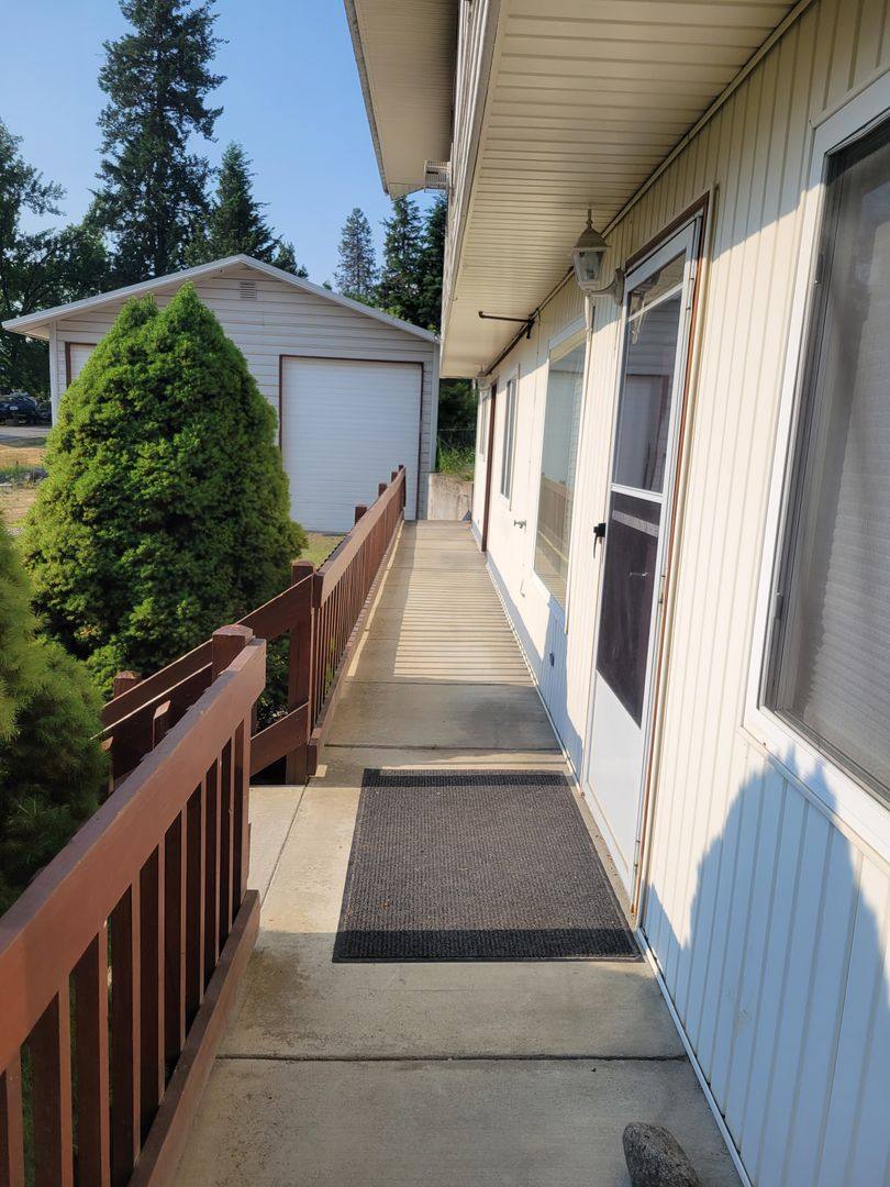 Townhouse for rent at 435 Spokane Ave, Newport, WA 99156