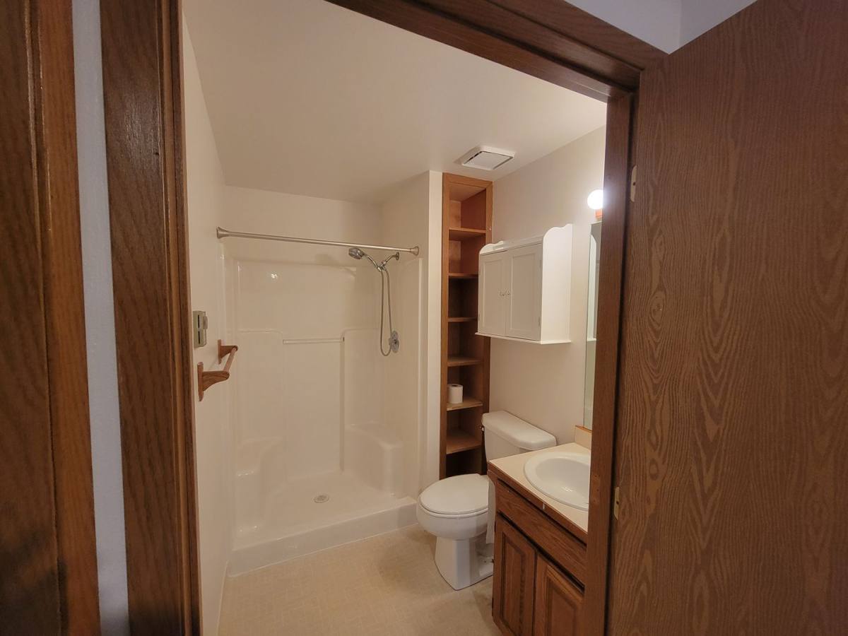 Townhouse for rent at 435 Spokane Ave, Newport, WA 99156