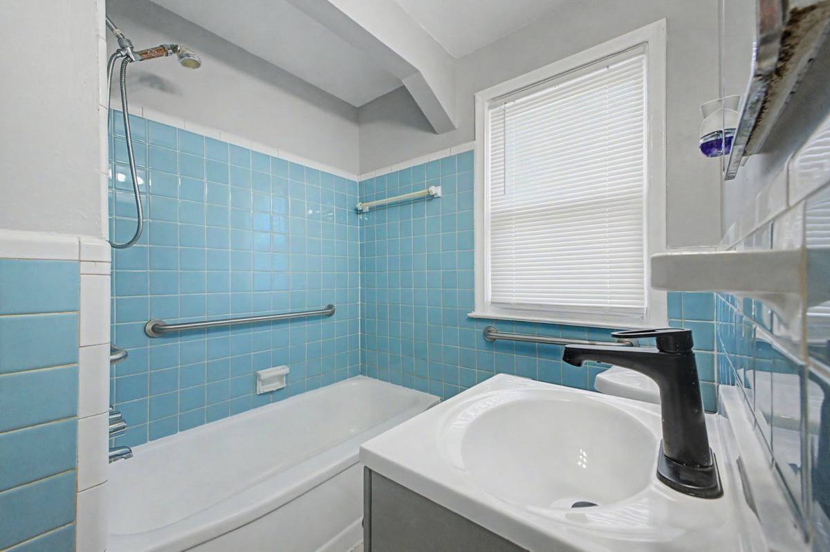 House for rent at 15712 Vaughan, Detroit, MI 48223