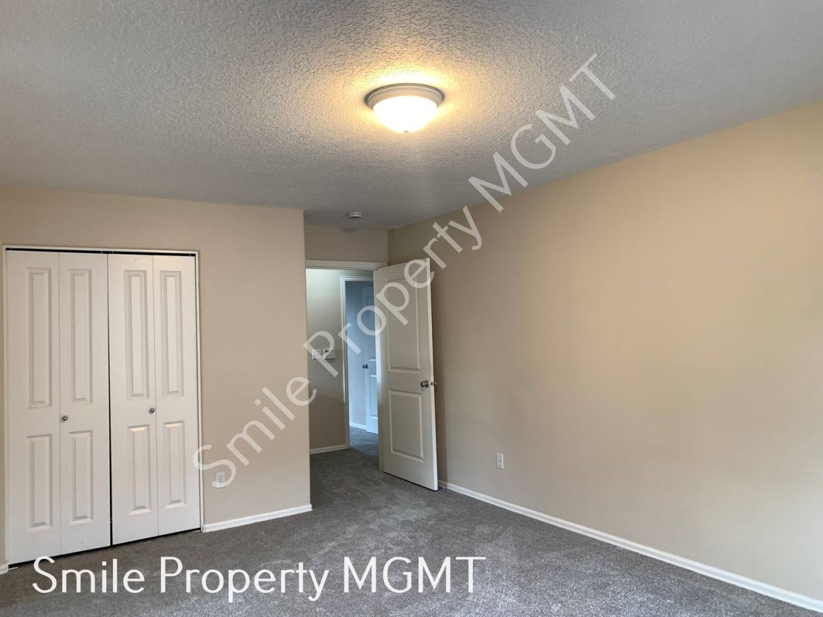 House for rent at 13840 SE 131st Ave, Clackamas, OR 97015