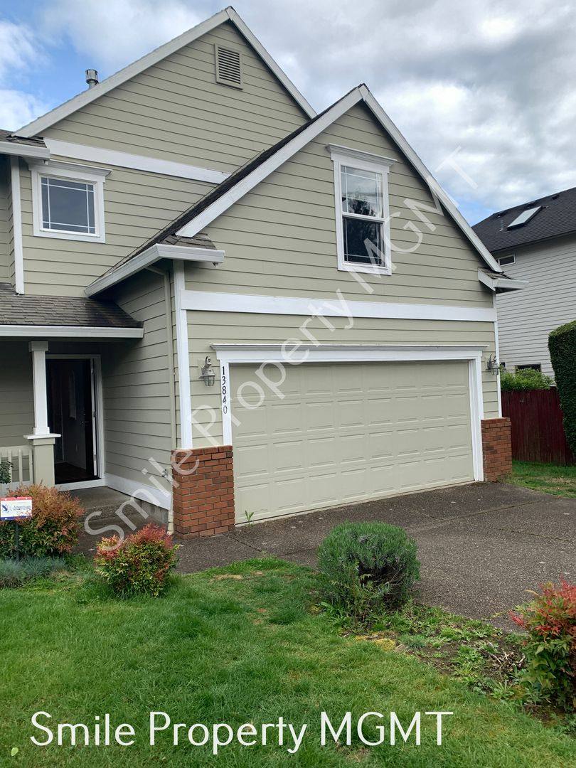 House for rent at 13840 SE 131st Ave, Clackamas, OR 97015