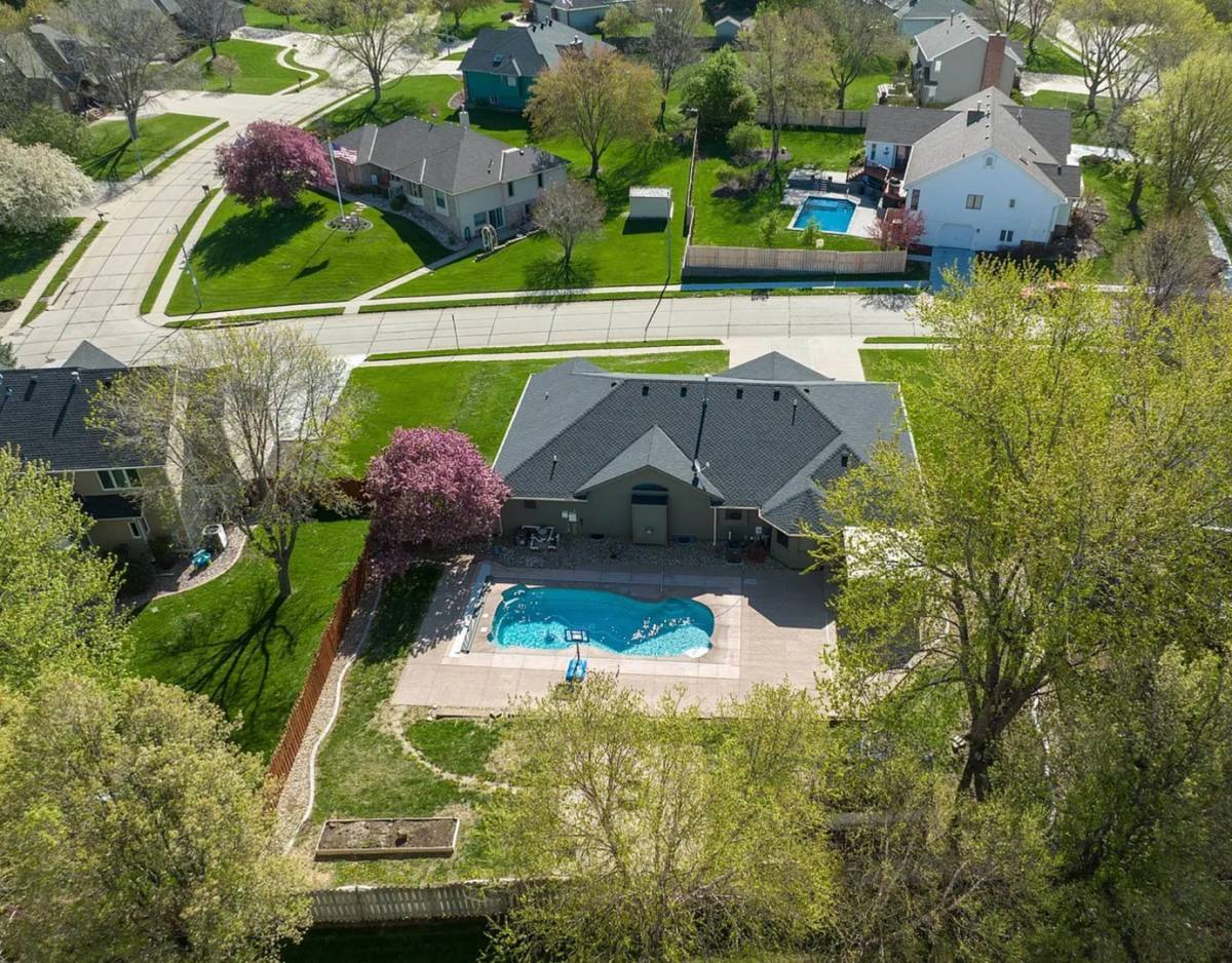 House for rent at 1802 Barrington Parkway, Papillion, NE 68046