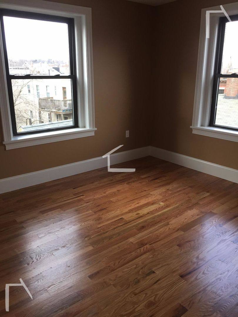 Apartment for rent at 32 Linden St #6, Brookline, MA 02445