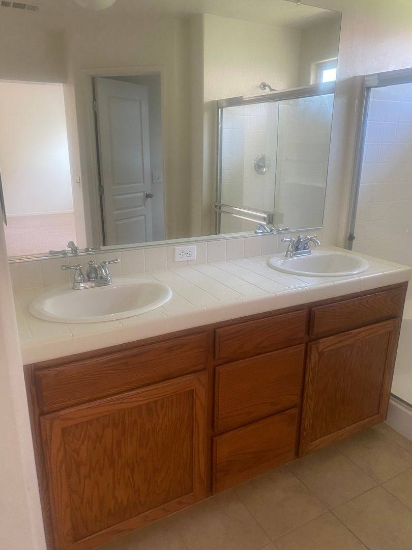 House for rent at 6336 W Clinton, Visalia, CA 93291
