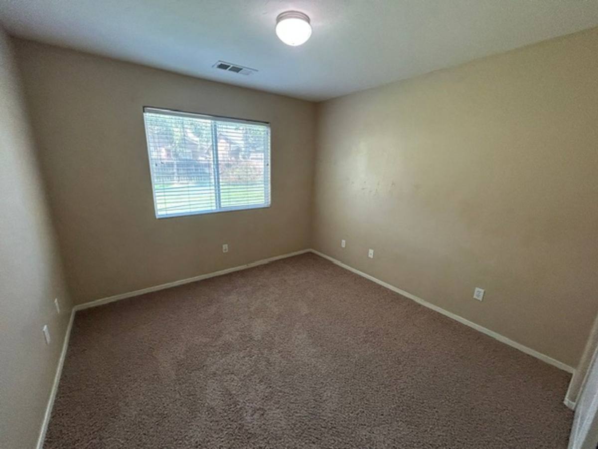 House for rent at 6336 W Clinton, Visalia, CA 93291