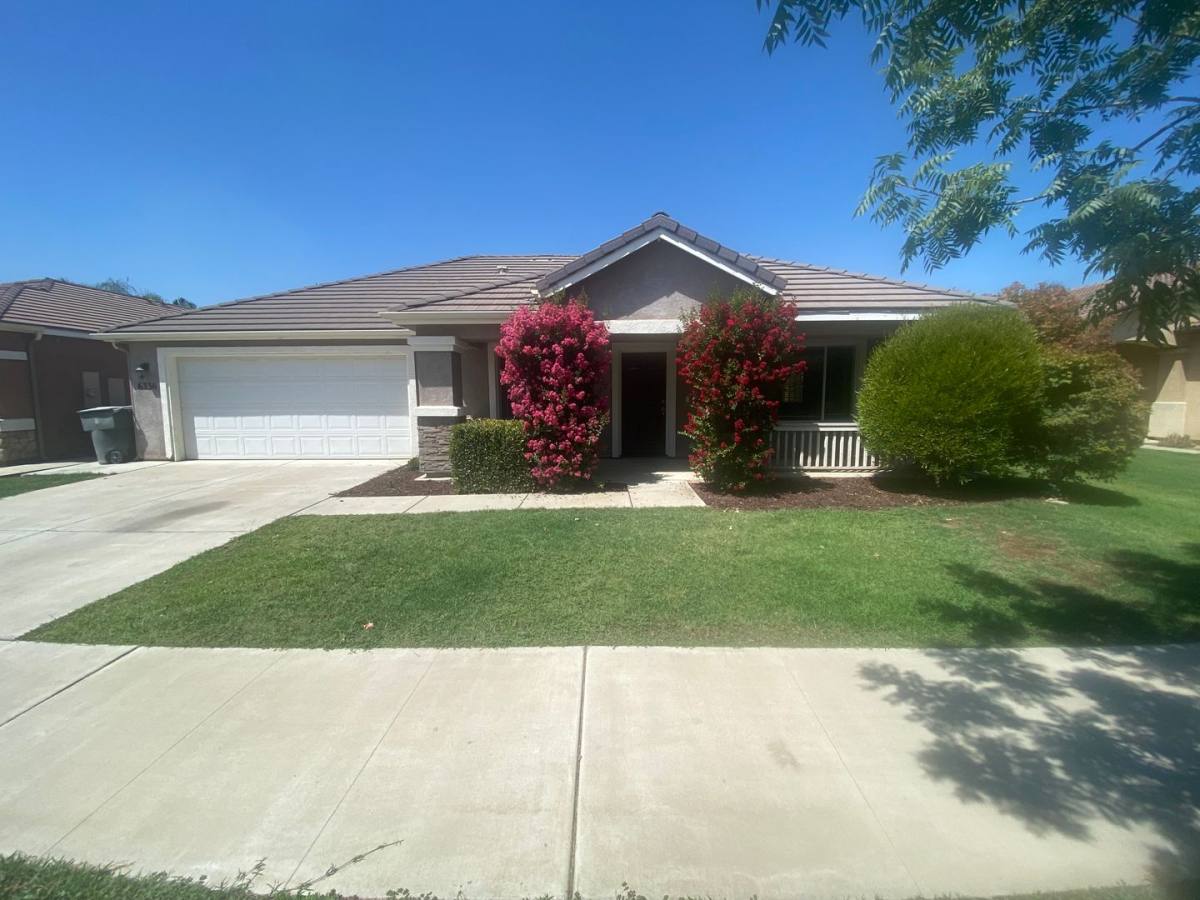 House for rent at 6336 W Clinton, Visalia, CA 93291